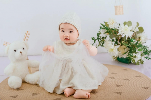 嘉鱼怀孕初期肚子胀得难受